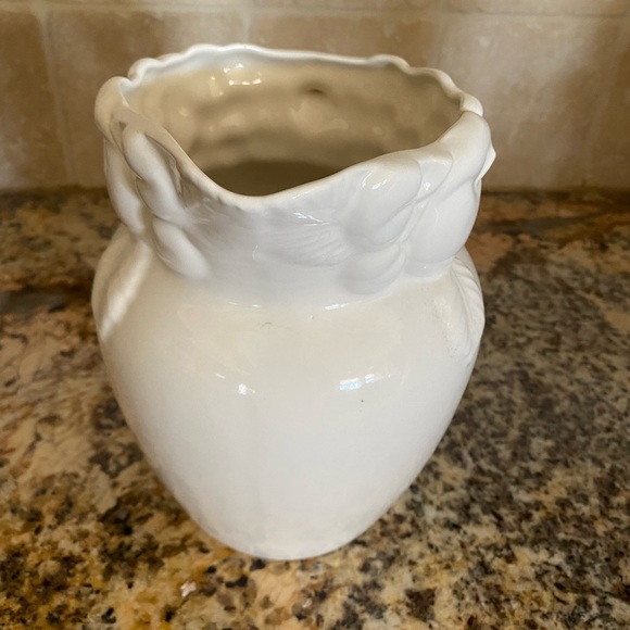 Beautiful white ceramic pitcher - Picture 5 of 6